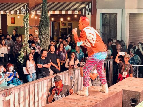 La banda Abominablez actuando en el Corredor Cultural Carranza en Aguascalientes, 2024.