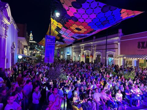Rocío Vallín y Marisol Castillo en la presentación de ¡Oh Diosas! en la Feria Nacional de San Marcos 2024.